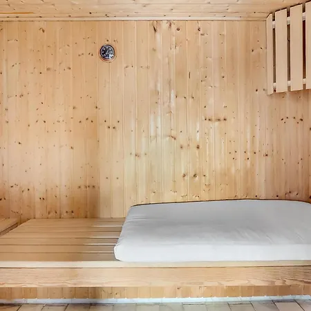 In With Sauna *
