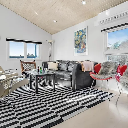 In With Sauna Holiday home Skaelskor