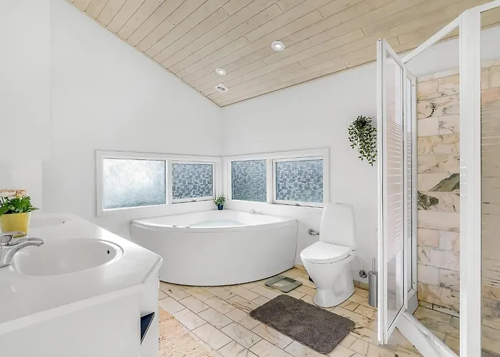 In With Sauna