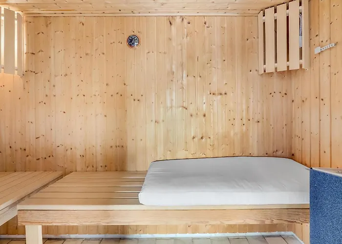 In With Sauna *